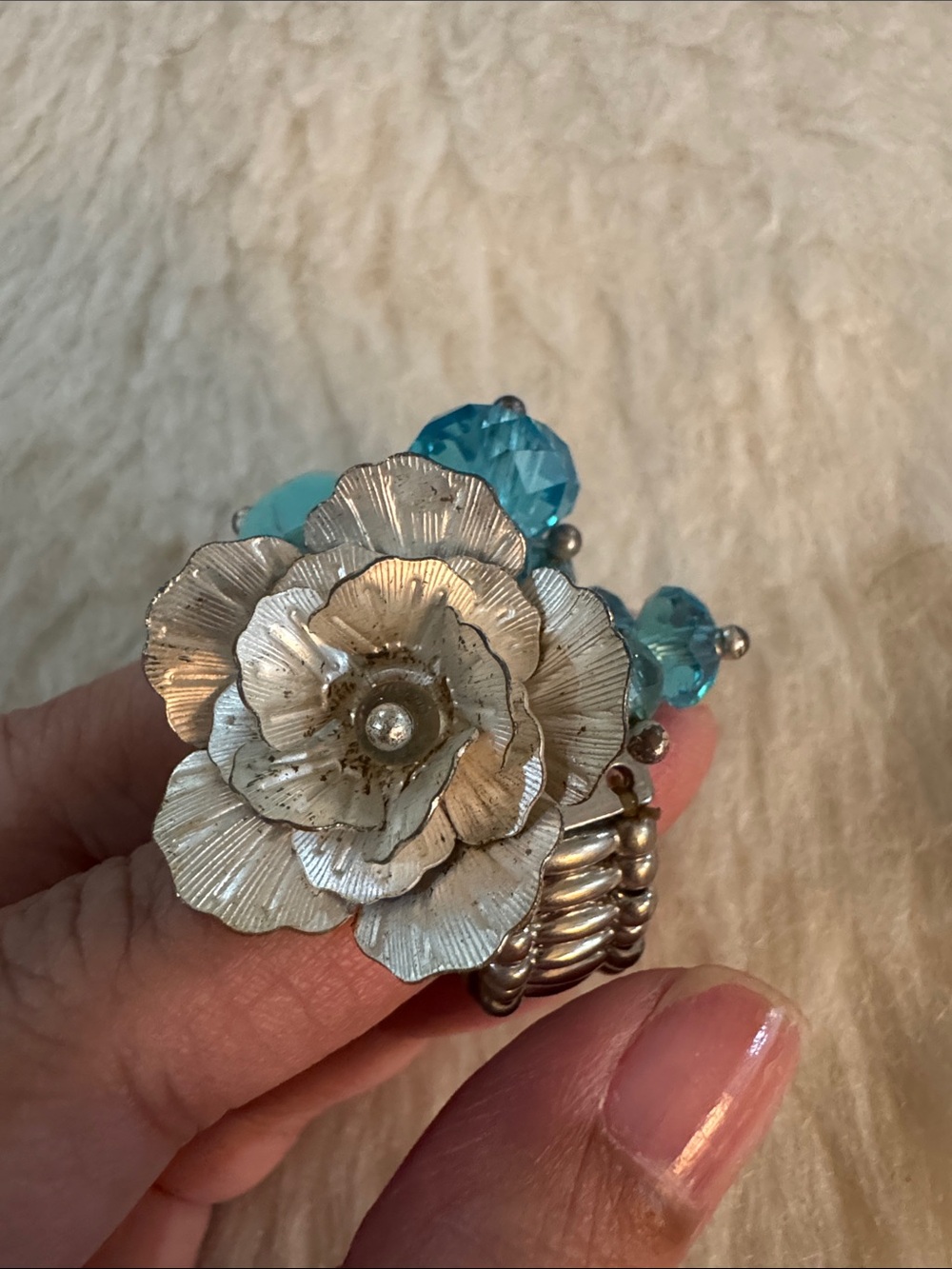 Floral Cluster Statement Ring in Turquoise and Silver - Picture 5 of 5